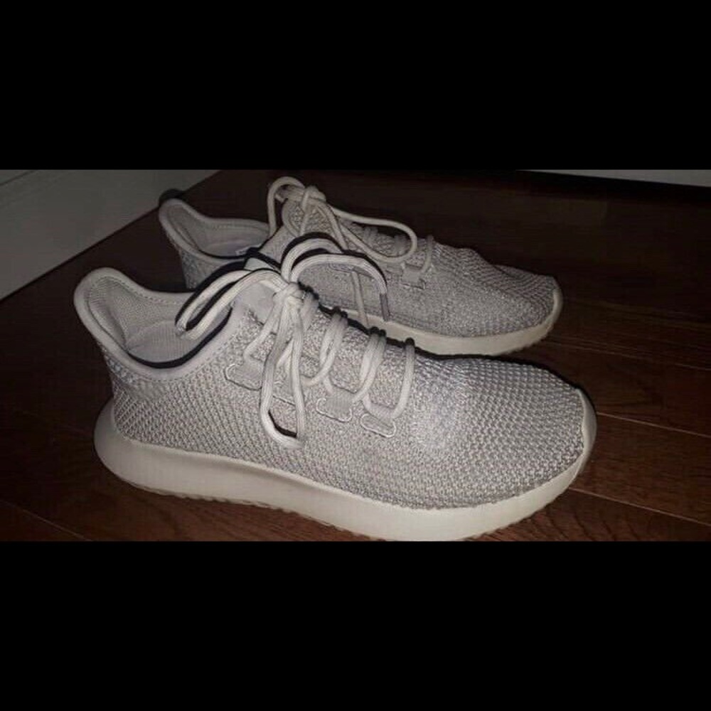 Cream Adidas Tubulars